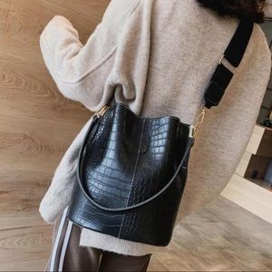 Ivy & Taylor “The Amelia” bag